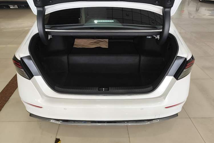Used Honda Accord New Energy 2023 2.0L ePHEV Prestige Edition Trunk
