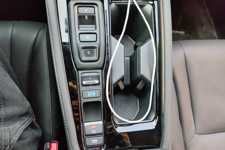 Used Honda Accord New Energy 2025 Model—2.0L e:PHEV Prestige Version Gear Lever