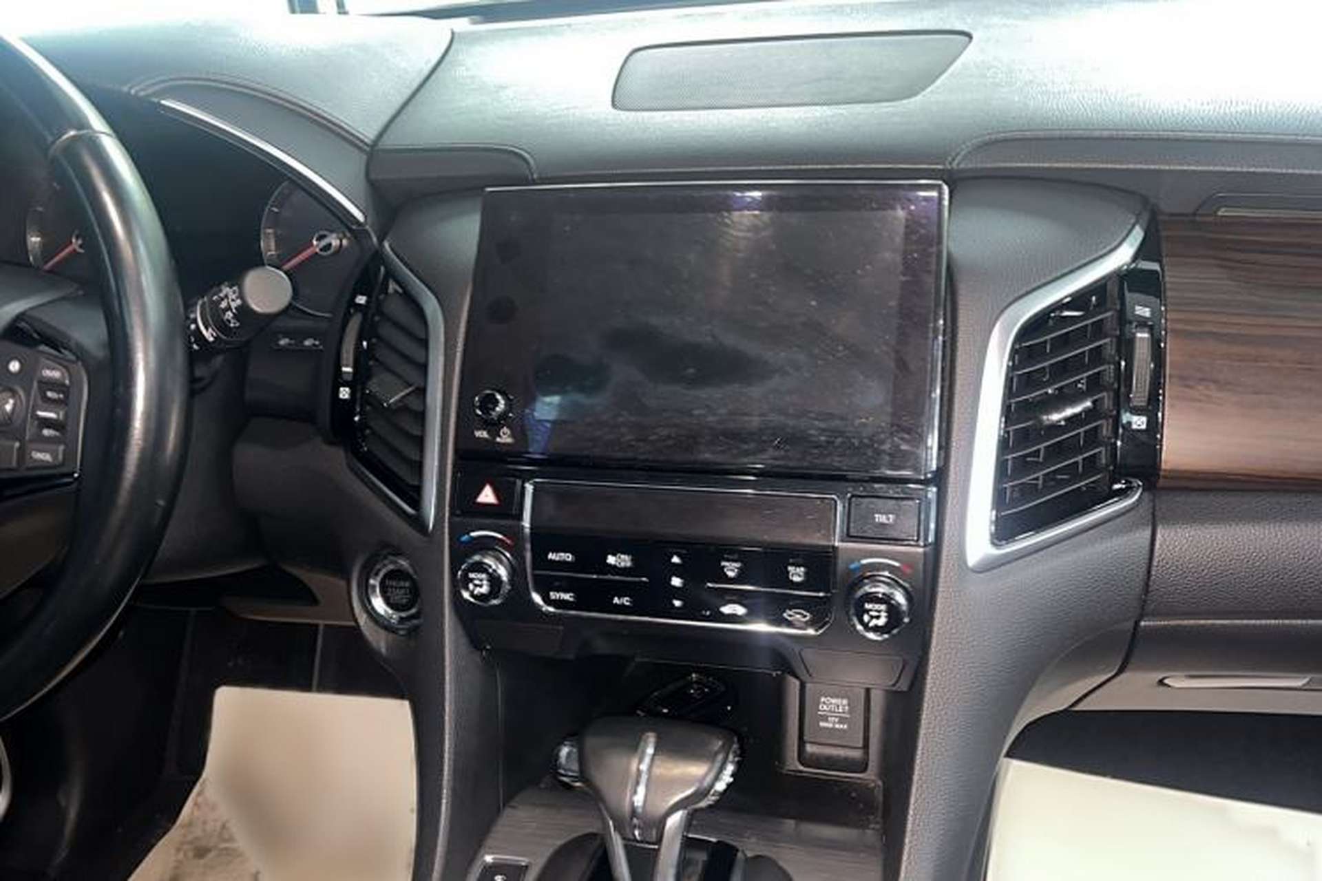 Used Honda Avancier 2017 240TURBO Two-Wheel Drive Comfort Version Audio And AC Panel