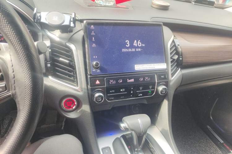Used Honda Avancier 2017 240TURBO Two-Wheel Drive Elite Edition Audio And AC Panel