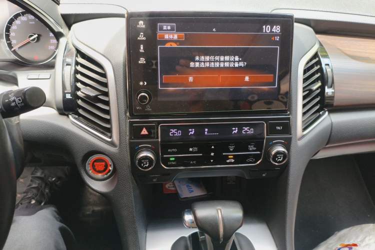 Used Honda Avancier 2017 240TURBO Two-Wheel Drive Premium Edition Audio And AC Panel