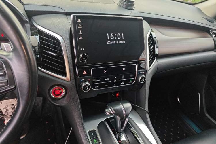 Used Honda Avancier 2017 240TURBO Two-Wheel Drive Comfort Version Audio And AC Panel