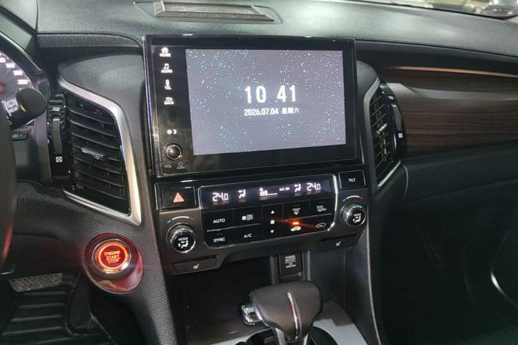Used Honda Avancier 2017 240TURBO Two-Wheel Drive Premium Edition Audio And AC Panel