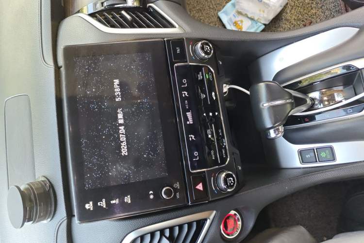 Used Honda Avancier 2017 240TURBO Two-Wheel Drive Premium Edition Audio And AC Panel