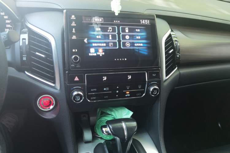 Used Honda Avancier 2017 240TURBO Two-Wheel Drive Comfort Version Audio And AC Panel