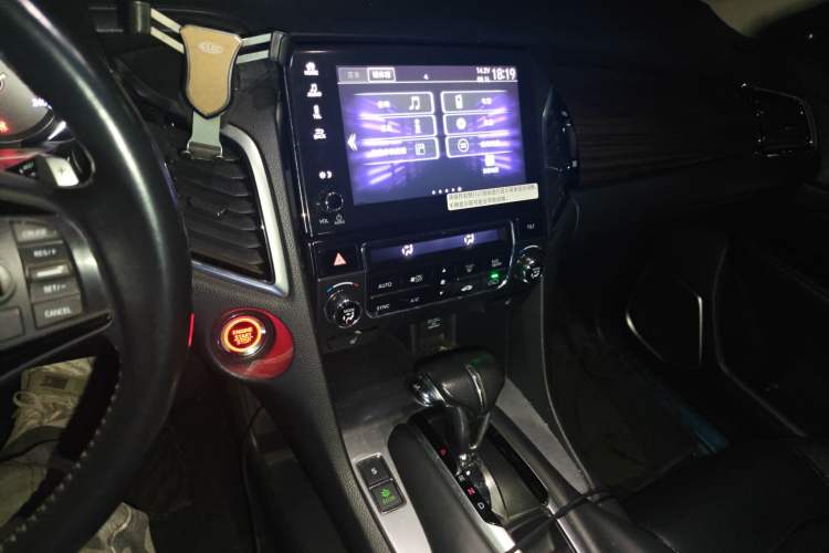 Used Honda Avancier 2017 240TURBO Two-Wheel Drive Luxury Edition Audio And AC Panel