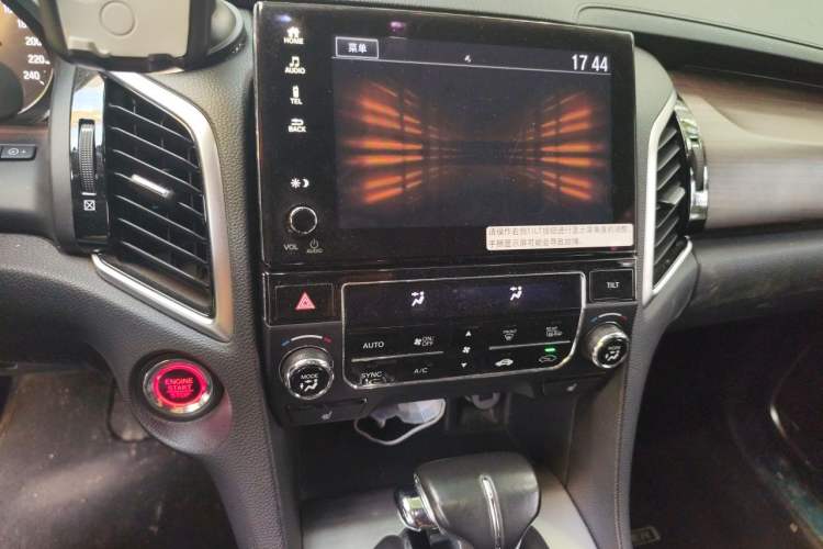 Used Honda Avancier 2017 240TURBO Two-Wheel Drive Luxury Edition Audio And AC Panel