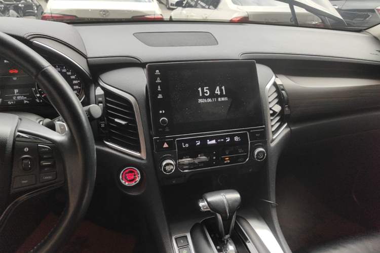 Used Honda Avancier 2017 240TURBO Two-Wheel Drive Premium Edition Audio And AC Panel