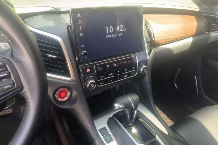 Used Honda Avancier 2017 240TURBO Two-Wheel Drive Luxury Edition Audio And AC Panel