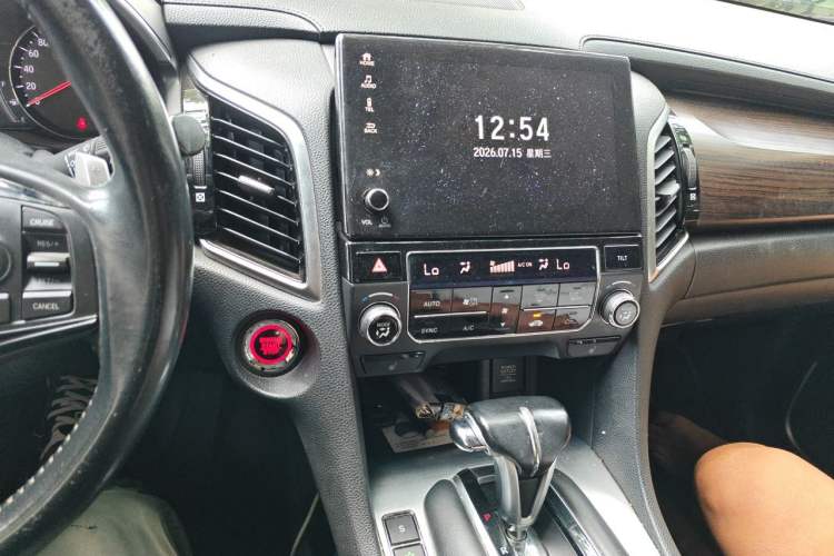 Used Honda Avancier 2017 240TURBO Two-Wheel Drive Luxury Edition Audio And AC Panel