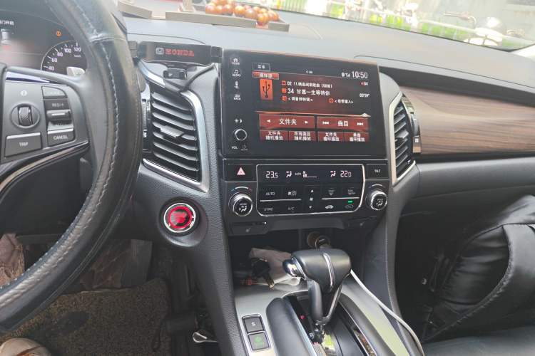 Used Honda Avancier 2017 240TURBO Two-Wheel Drive Premium Edition Audio And AC Panel