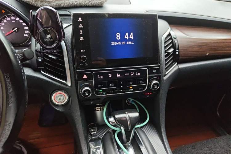 Used Honda Avancier 2017 240TURBO Two-Wheel Drive Luxury Edition Audio And AC Panel