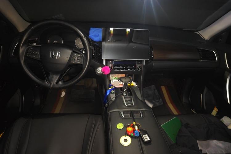 Used Honda Avancier 2017 240TURBO Two-Wheel Drive Elite Edition Center Console