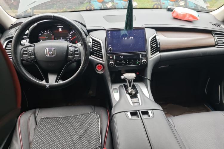 Used Honda Avancier 2017 240TURBO Two-Wheel Drive Elite Edition Center Console