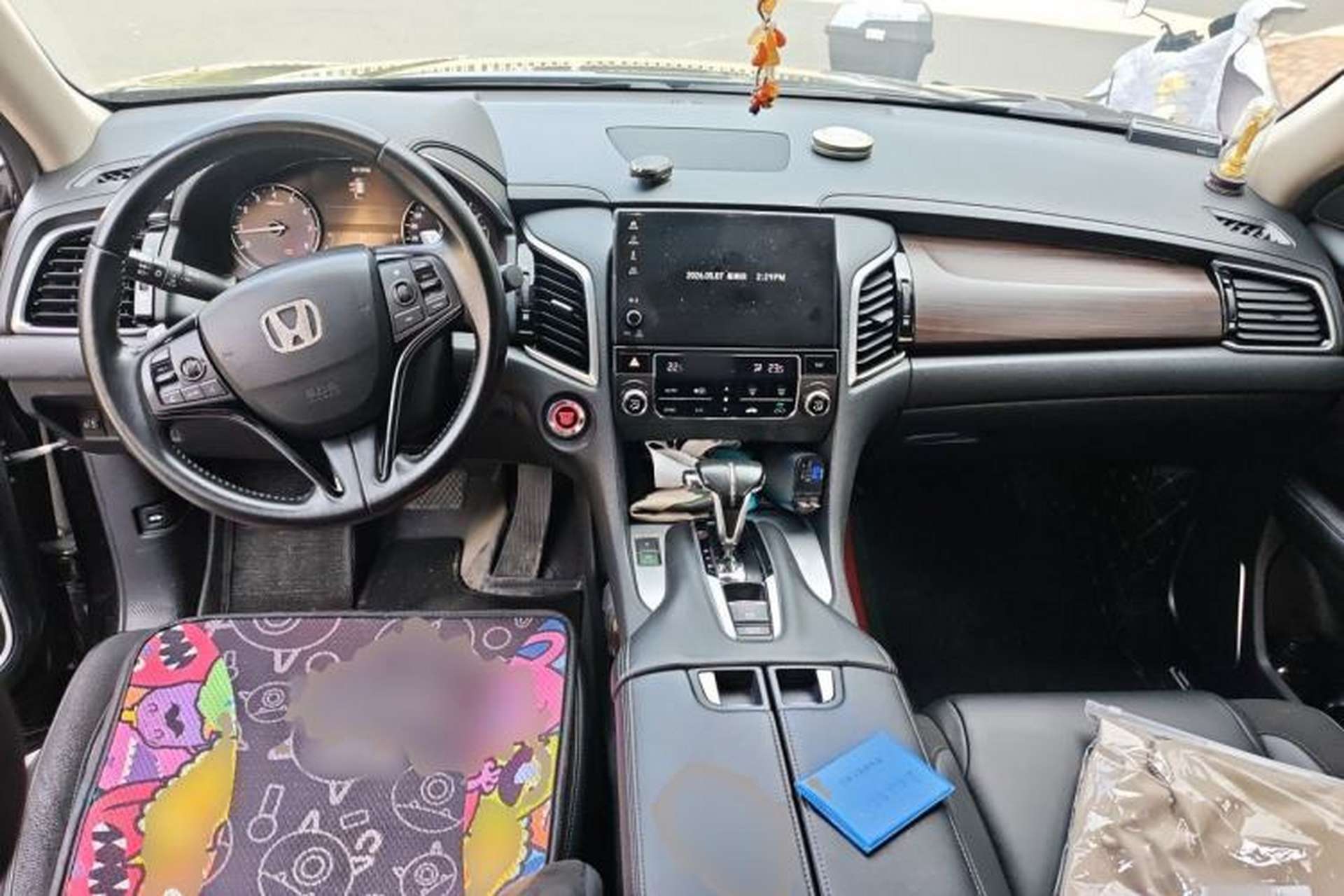 Used Honda Avancier 2017 240TURBO Two-Wheel Drive Comfort Version Center Console