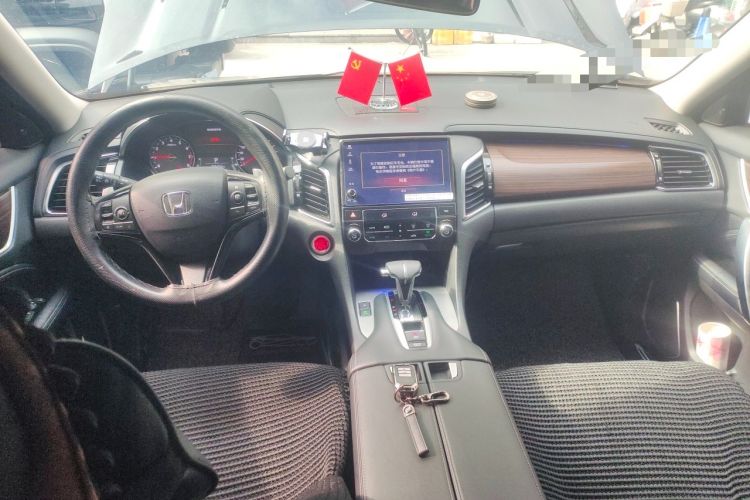 Used Honda Avancier 2017 240TURBO Two-Wheel Drive Elite Edition Center Console