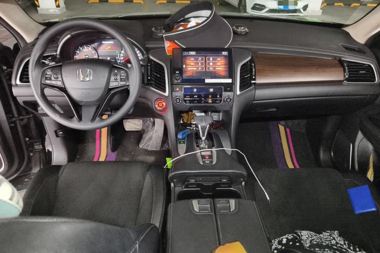 Used Honda Avancier 2017 240TURBO Two-Wheel Drive Elite Edition Center Console