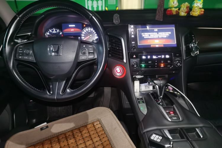 Used Honda Avancier 2017 240TURBO Two-Wheel Drive Premium Edition Center Console