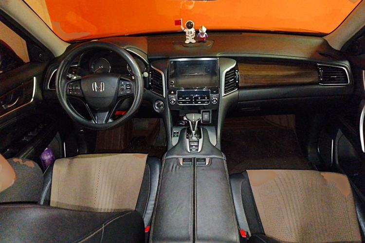 Used Honda Avancier 2017 240TURBO Two-Wheel Drive Elite Edition Center Console