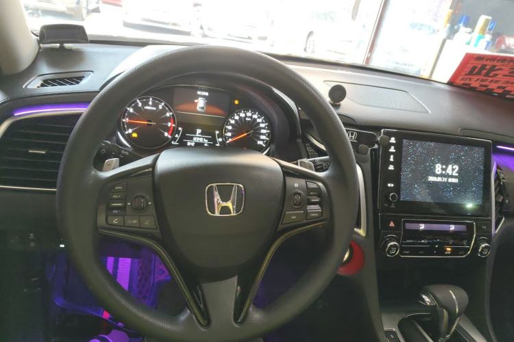 Used Honda Avancier 2017 240TURBO Two-Wheel Drive Elite Edition Center Console
