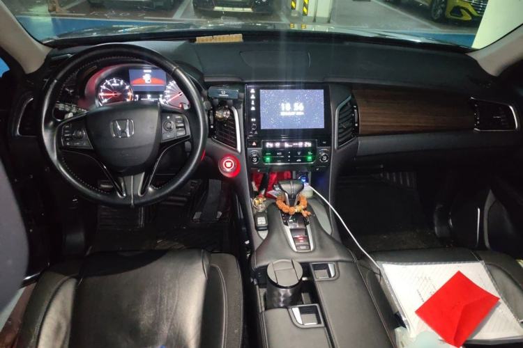 Used Honda Avancier 2017 240TURBO Two-Wheel Drive Luxury Edition Center Console