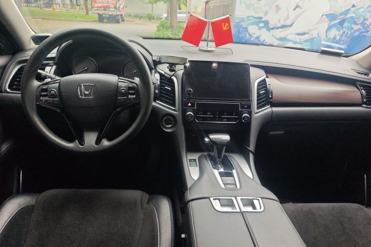 Used Honda Avancier 2017 240TURBO Two-Wheel Drive Elite Edition Center Console