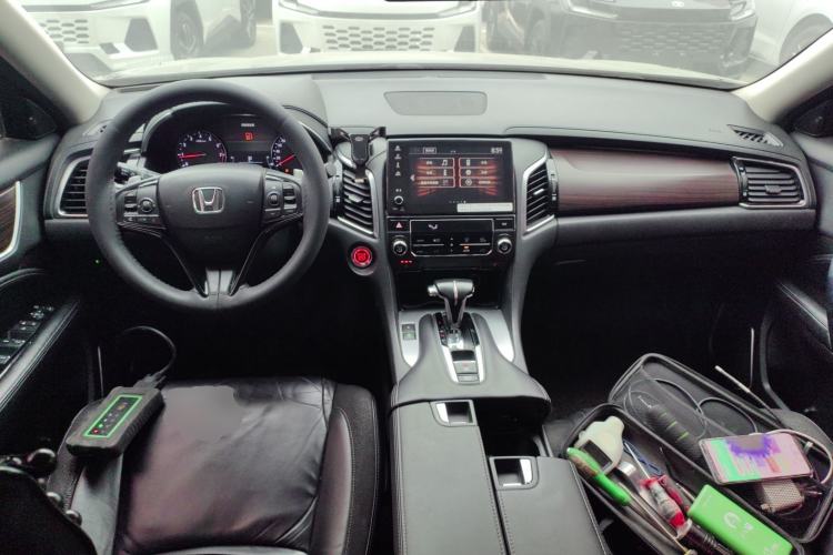 Used Honda Avancier 2017 240TURBO Two-Wheel Drive Premium Edition Center Console