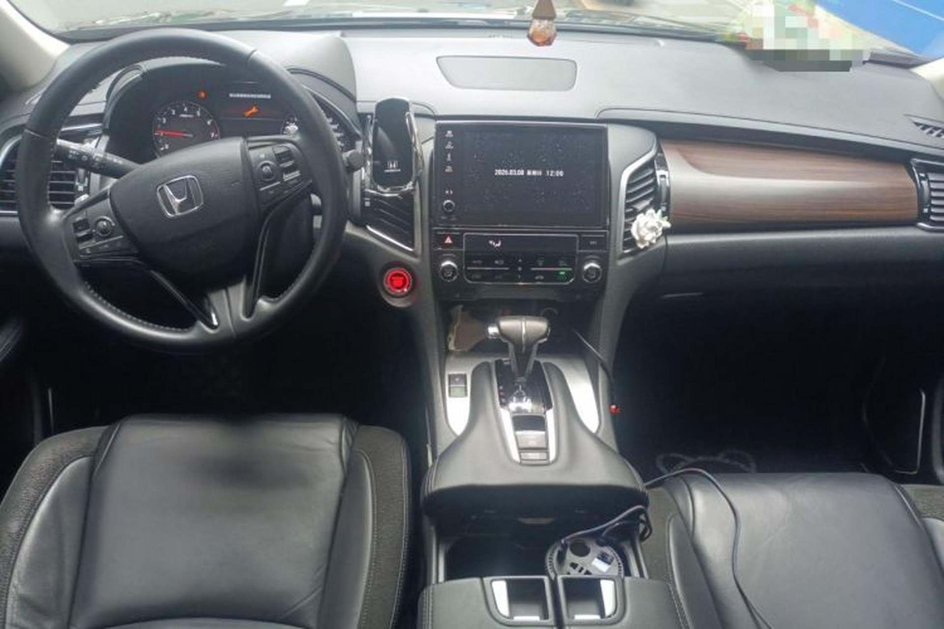 Used Honda Avancier 2017 240TURBO Two-Wheel Drive Luxury Edition Center Console