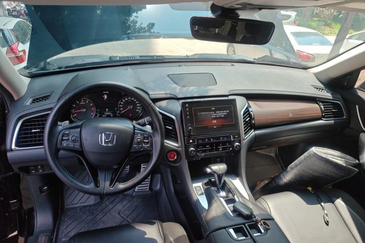 Used Honda Avancier 2017 240TURBO Two-Wheel Drive Premium Edition Center Console