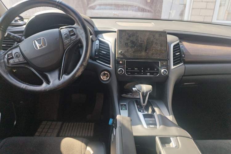 Used Honda Avancier 2017 240TURBO Two-Wheel Drive Elite Edition Center Console