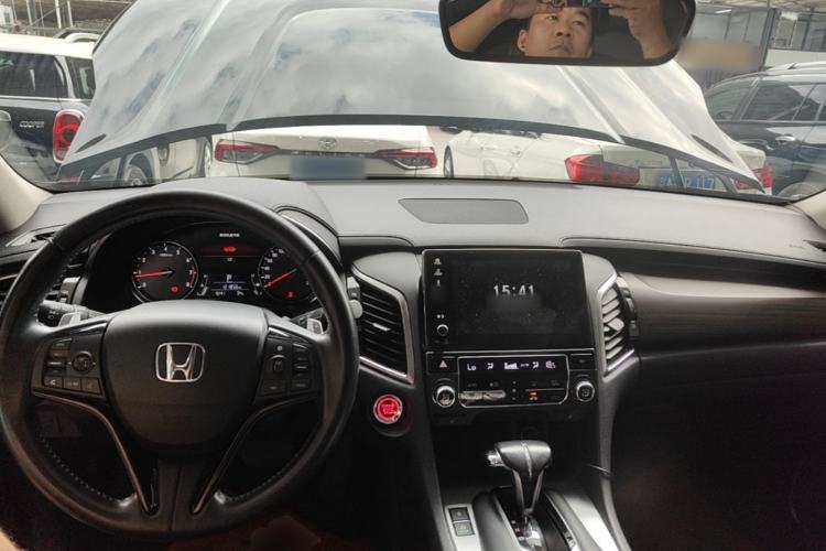 Used Honda Avancier 2017 240TURBO Two-Wheel Drive Premium Edition Center Console