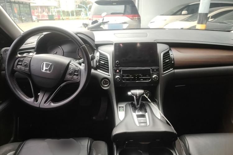 Used Honda Avancier 2017 240TURBO Two-Wheel Drive Luxury Edition Center Console