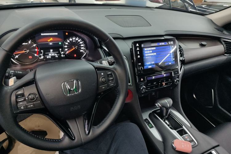 Used Honda Avancier 2017 240TURBO Two-Wheel Drive Premium Edition Center Console