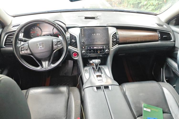 Used Honda Avancier 2017 240TURBO Two-Wheel Drive Luxury Edition Center Console