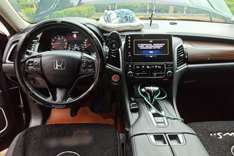 Used Honda Avancier 2017 240TURBO Two-Wheel Drive Luxury Edition Center Console