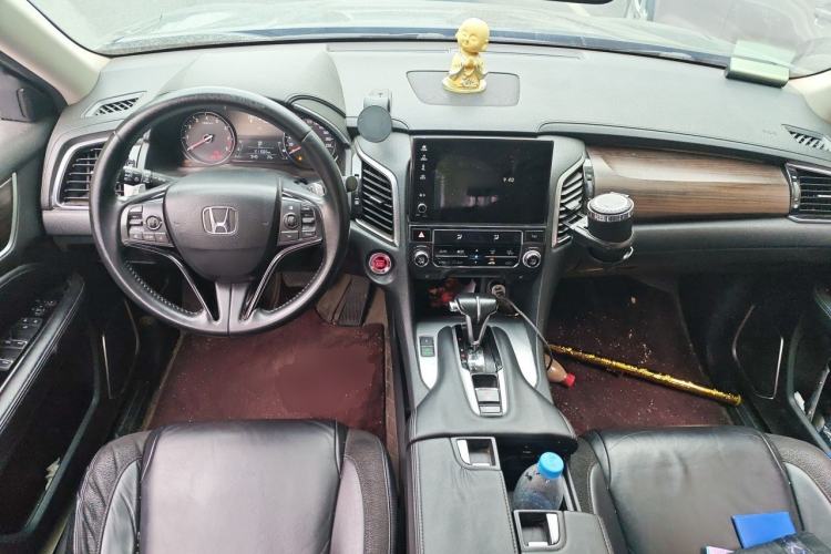 Used Honda Avancier 2017 240TURBO Two-Wheel Drive Premium Edition Center Console