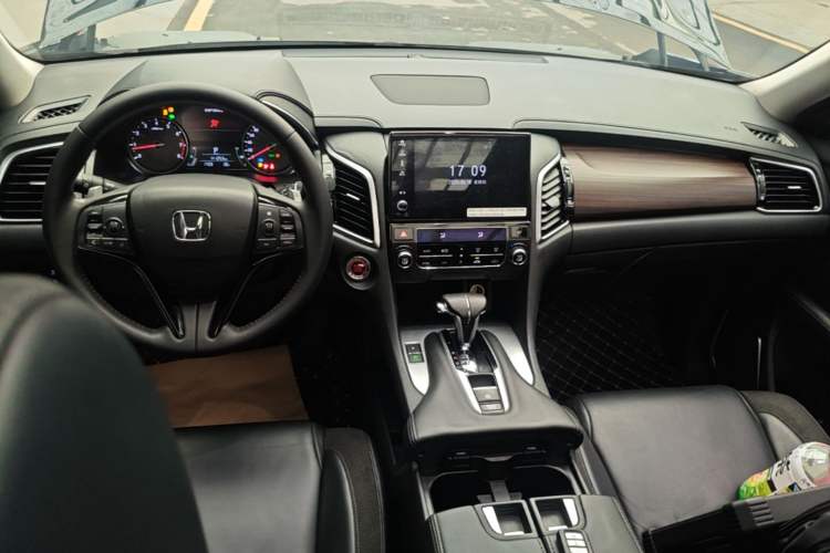 Used Honda Avancier 2017 240TURBO Two-Wheel Drive Comfort Version Center Console