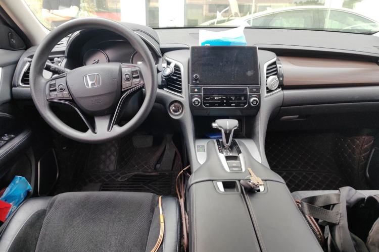 Used Honda Avancier 2017 240TURBO Two-Wheel Drive Elite Edition Center Console