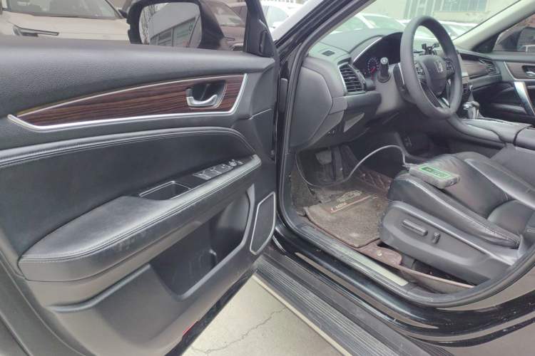 Used Honda Avancier 2017 240TURBO Two-Wheel Drive Premium Edition Driver Seat