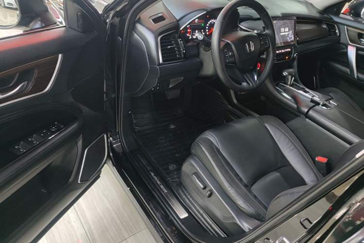 Used Honda Avancier 2017 240TURBO Two-Wheel Drive Premium Edition Driver Seat