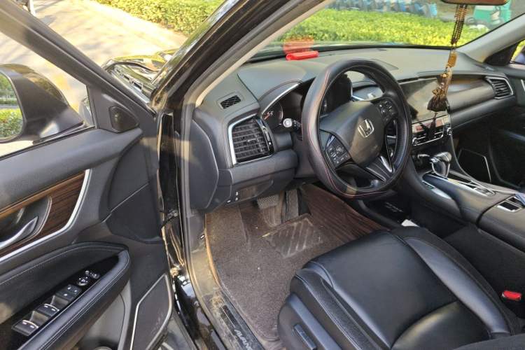 Used Honda Avancier 2017 240TURBO Two-Wheel Drive Premium Edition Driver Seat