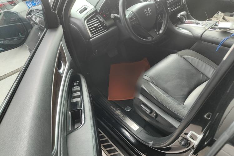 Used Honda Avancier 2017 240TURBO Two-Wheel Drive Premium Edition Driver Seat