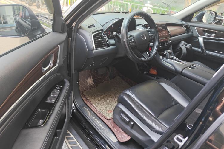 Used Honda Avancier 2017 240TURBO Two-Wheel Drive Premium Edition Driver Seat