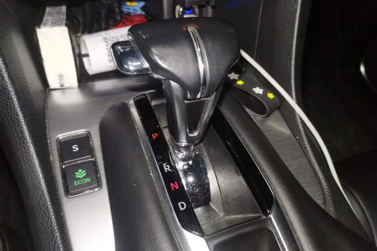 Used Honda Avancier 2017 240TURBO Two-Wheel Drive Premium Edition Gear Lever