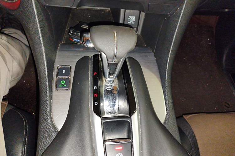 Used Honda Avancier 2017 240TURBO Two-Wheel Drive Elite Edition Gear Lever