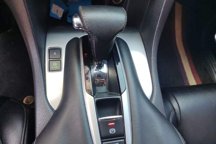 Used Honda Avancier 2017 240TURBO Two-Wheel Drive Elite Edition Gear Lever