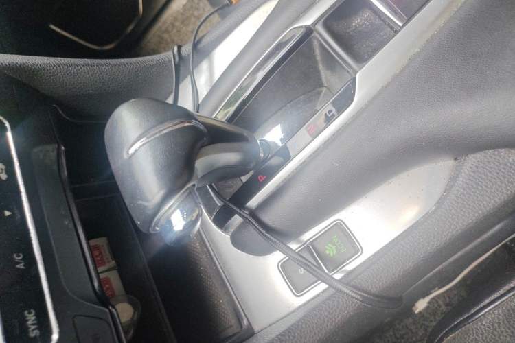 Used Honda Avancier 2017 240TURBO Two-Wheel Drive Comfort Version Gear Lever