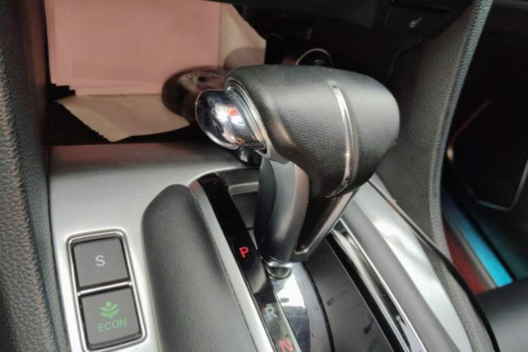 Used Honda Avancier 2017 240TURBO Two-Wheel Drive Premium Edition Gear Lever