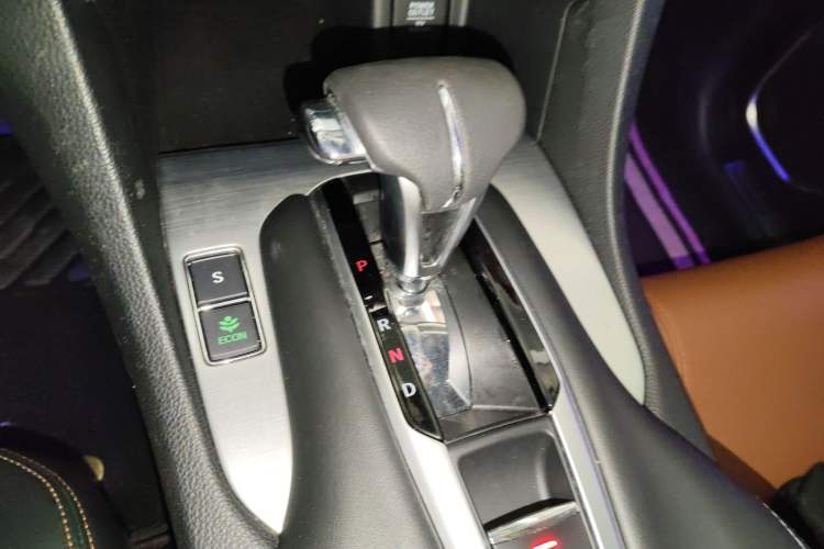 Used Honda Avancier 2017 240TURBO Two-Wheel Drive Elite Edition Gear Lever