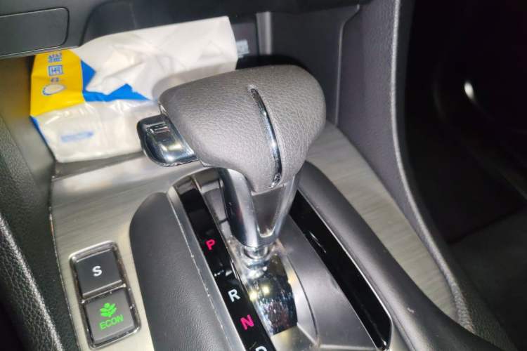 Used Honda Avancier 2017 240TURBO Two-Wheel Drive Elite Edition Gear Lever